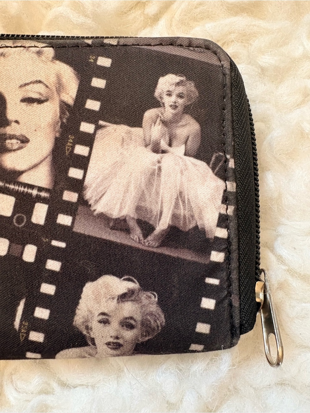 Marilyn Monroe Print Wallet with Red Lip Accent - Picture 9 of 13